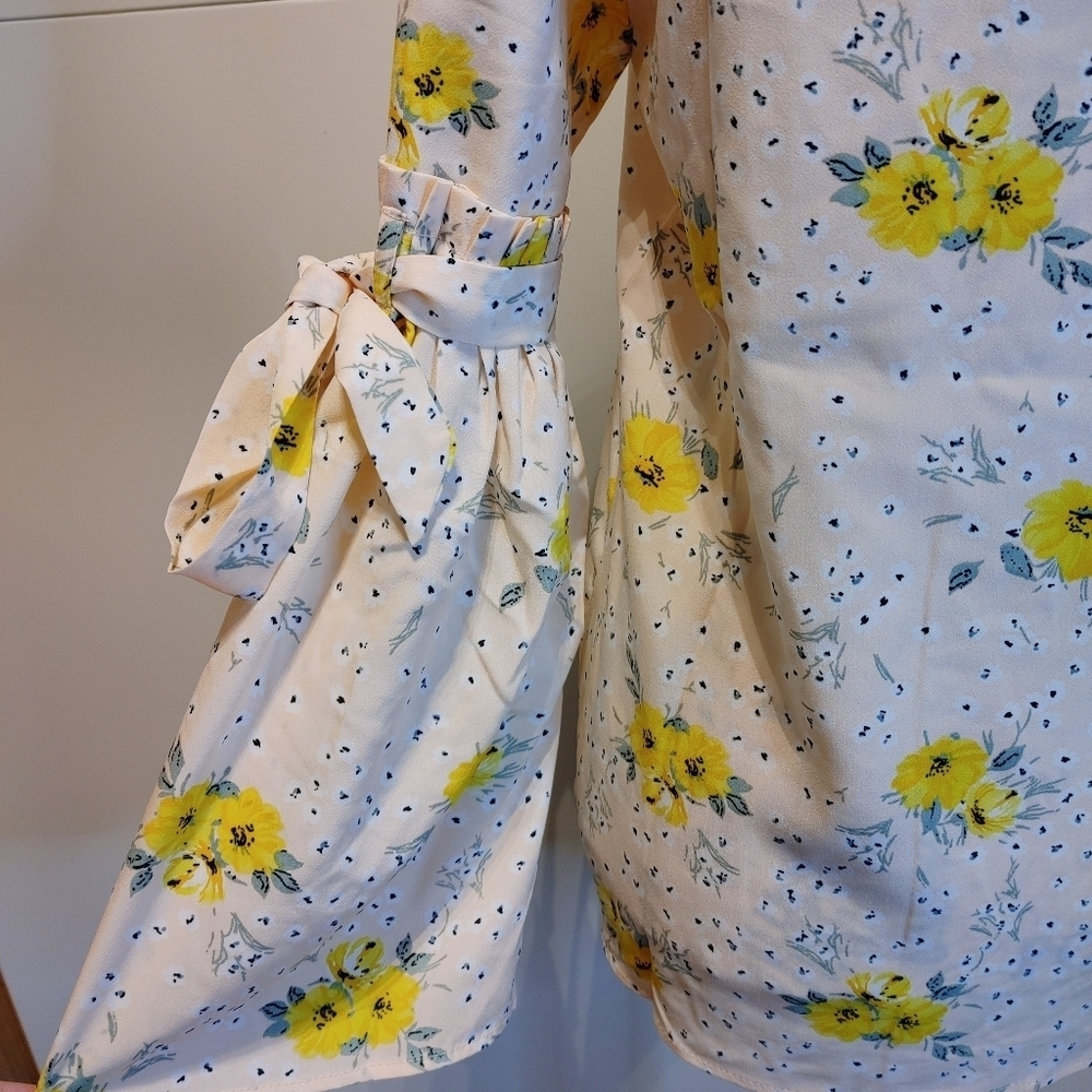 Floral Bell Sleeve Blouse S M L Yellow Boho Top Tie Sleeve Ruffle — image 8 of 8
